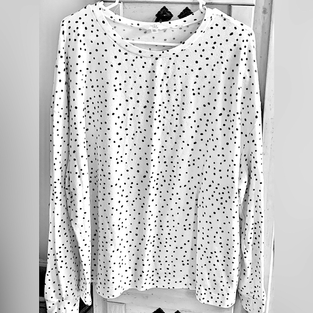 Women’s Time and Tru Polka Dotted Long Sleeve Sleep Shirt